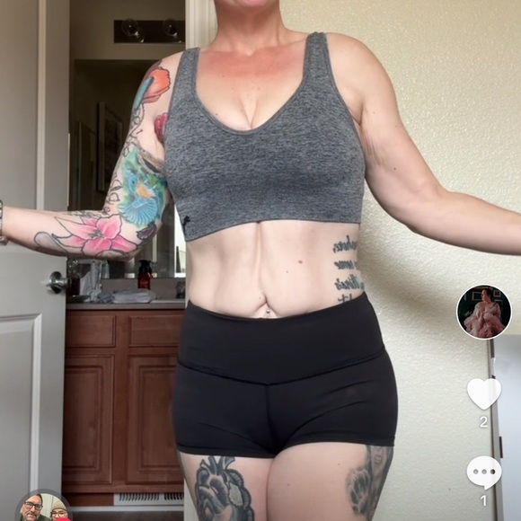 Meet your Posher, Cami - Picture 3 of 3